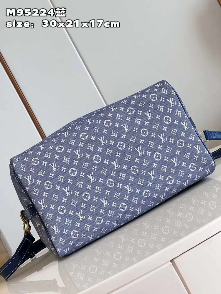 شنطه ماستر 30cm LV