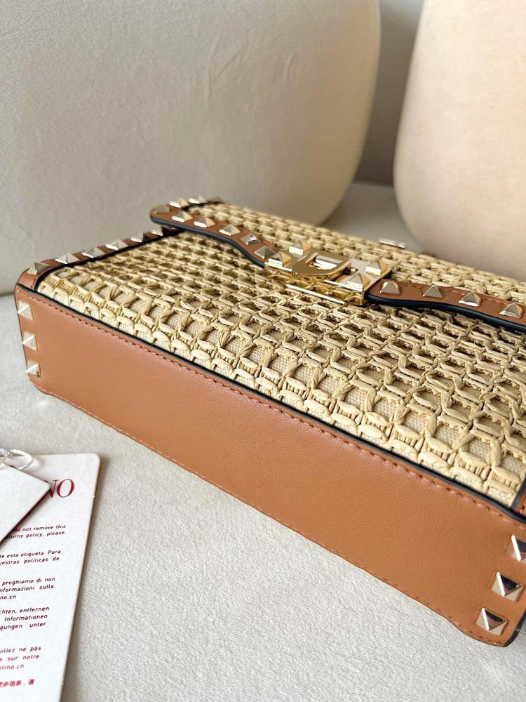 Rockstud فالنتينو ماستر 22.5 cm