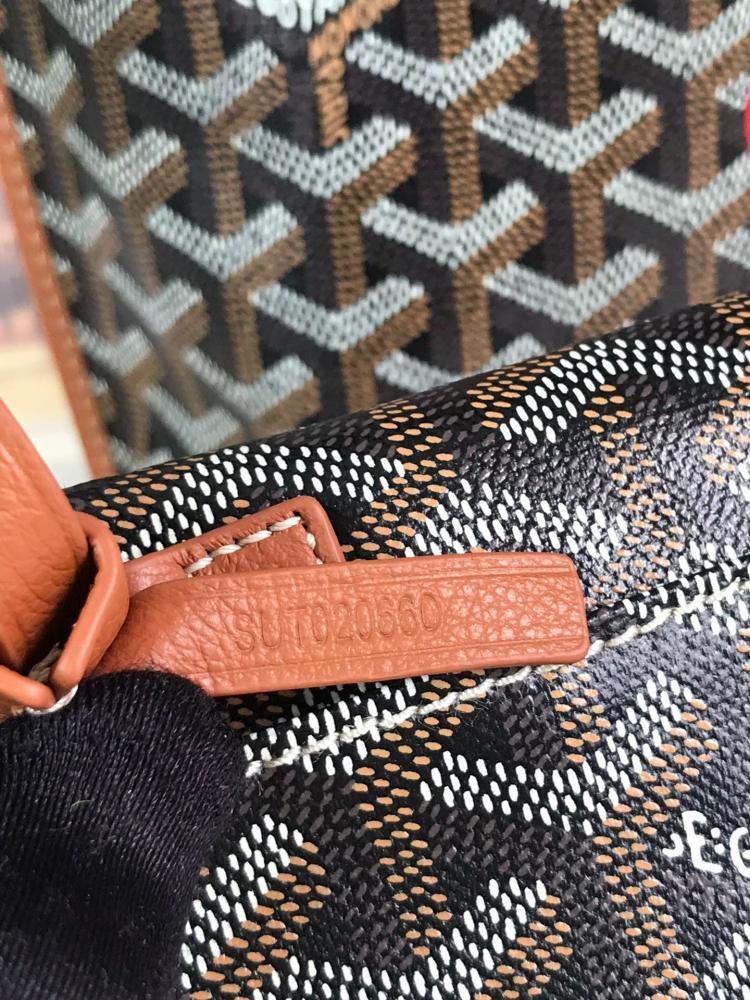 goyard mini مقاس 20 سم تنلبس على الجهتين