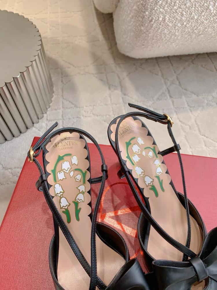 هيلز Valentino
