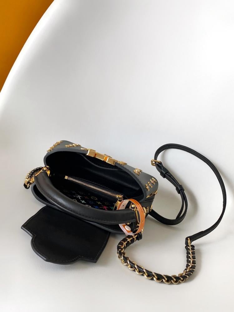 LV Capucines مقاس 21 سم