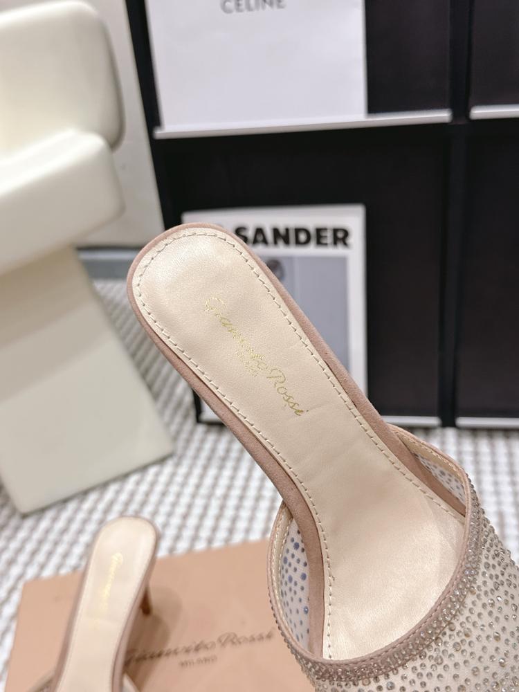 هيلز Gianvito Rossi انيق جدا