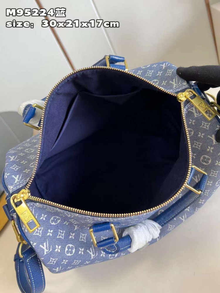 شنطه ماستر 30cm LV