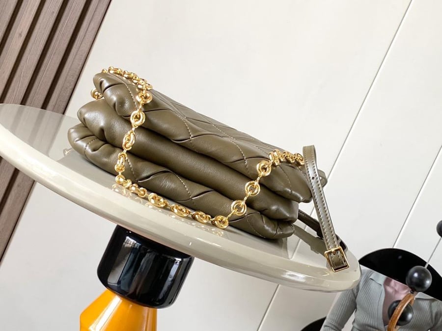 شنطة Loewe ماستر 23 cm