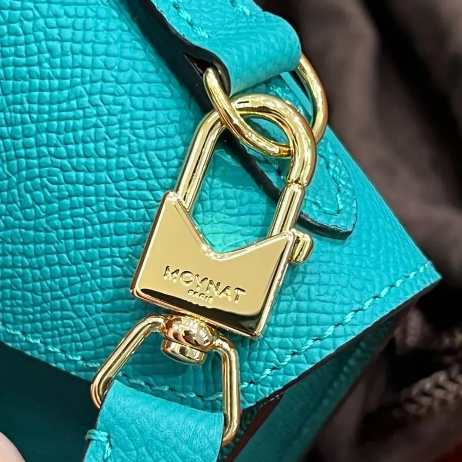 موينات Gabrielle Clutch مقاس 26cm