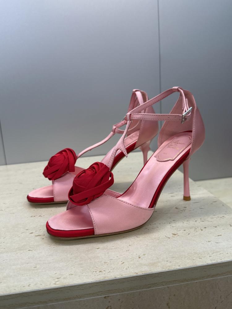 هيلز Roger vivier