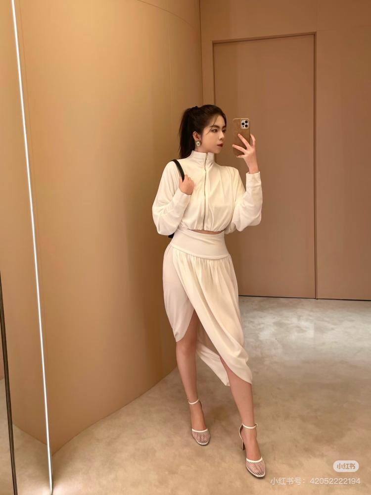 طقم انيق من ALAIA
