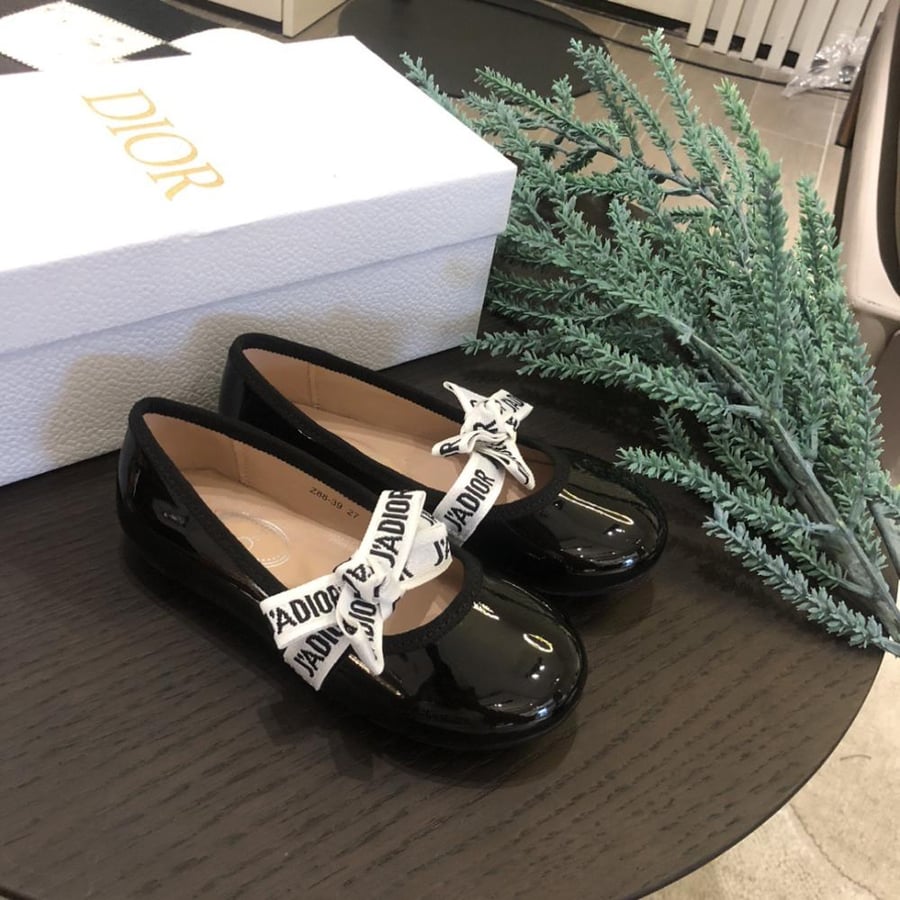شوز اطفال ديور