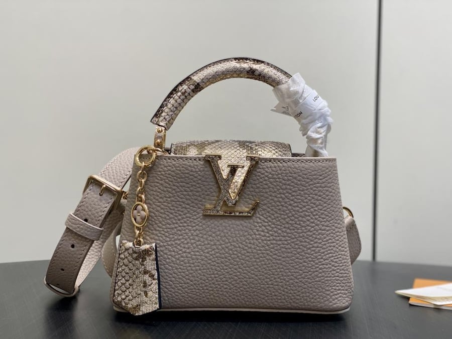 LV Capucines مقاس 21 سم