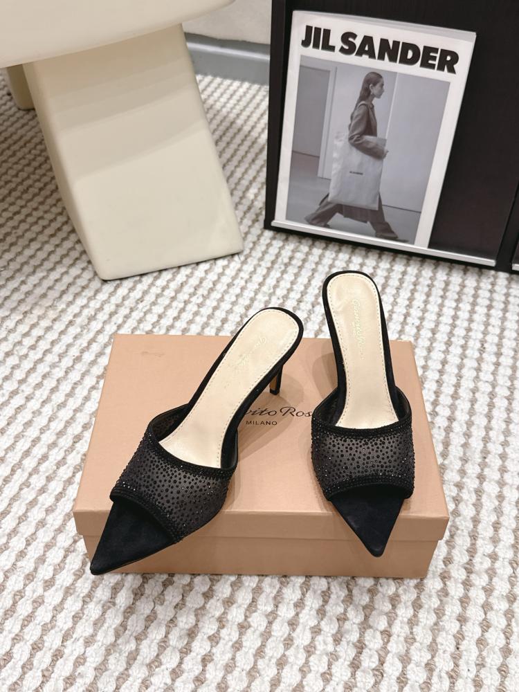 هيلز Gianvito Rossi انيق جدا