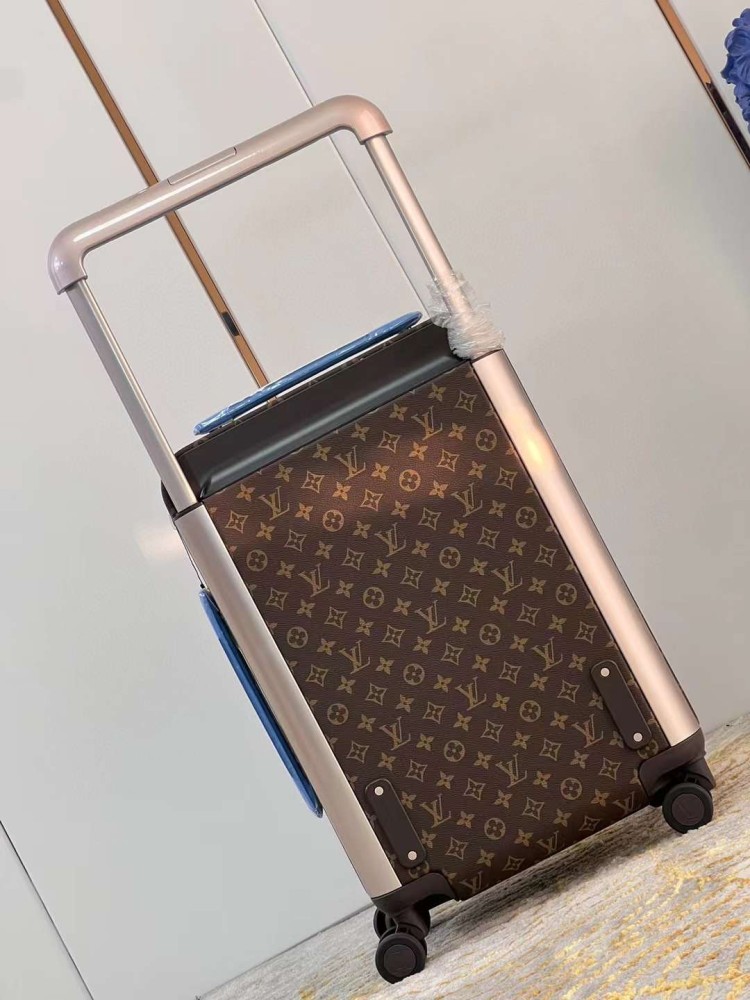 شنطة سفر LV ماستر