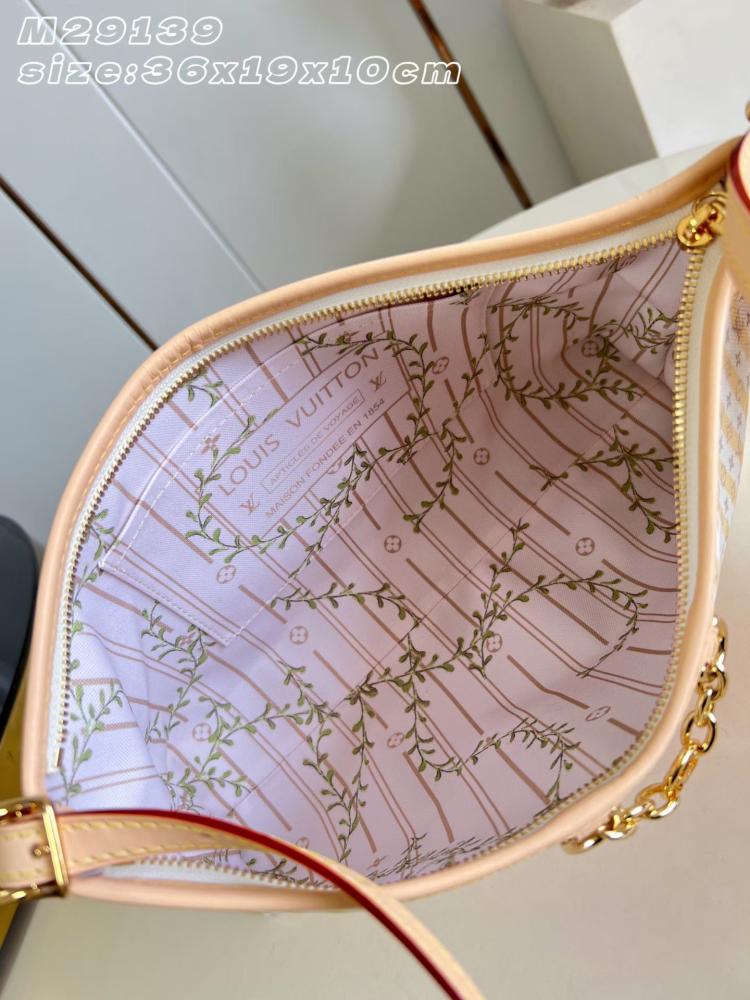 LV Carryall East West مقاس 36 سم
