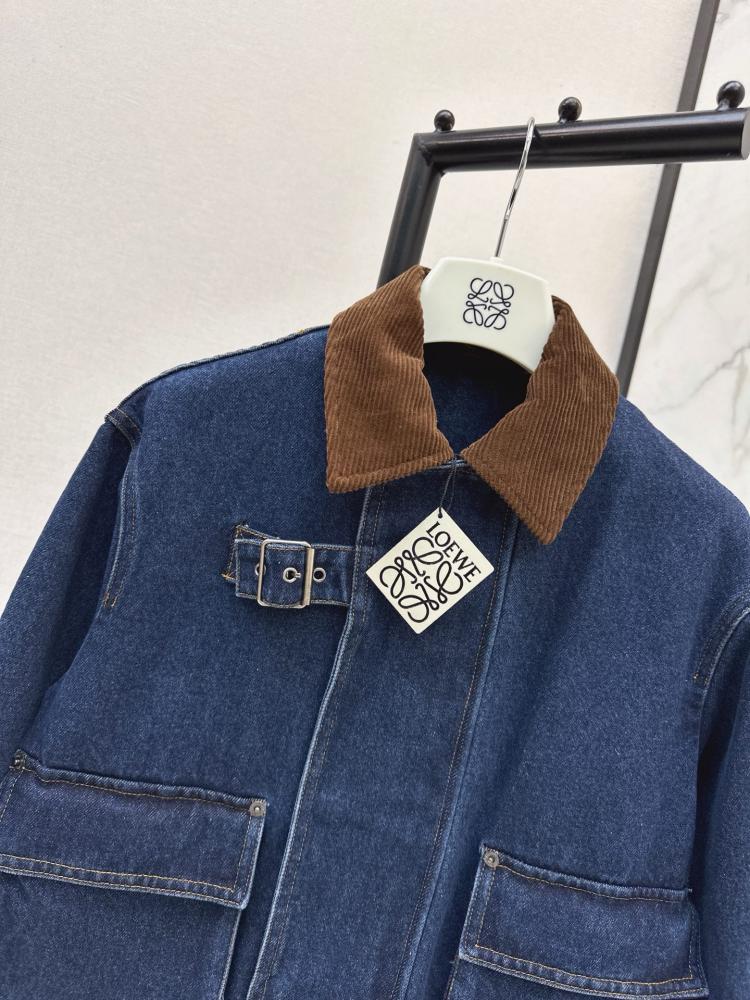 سترة رائعه من Loewe