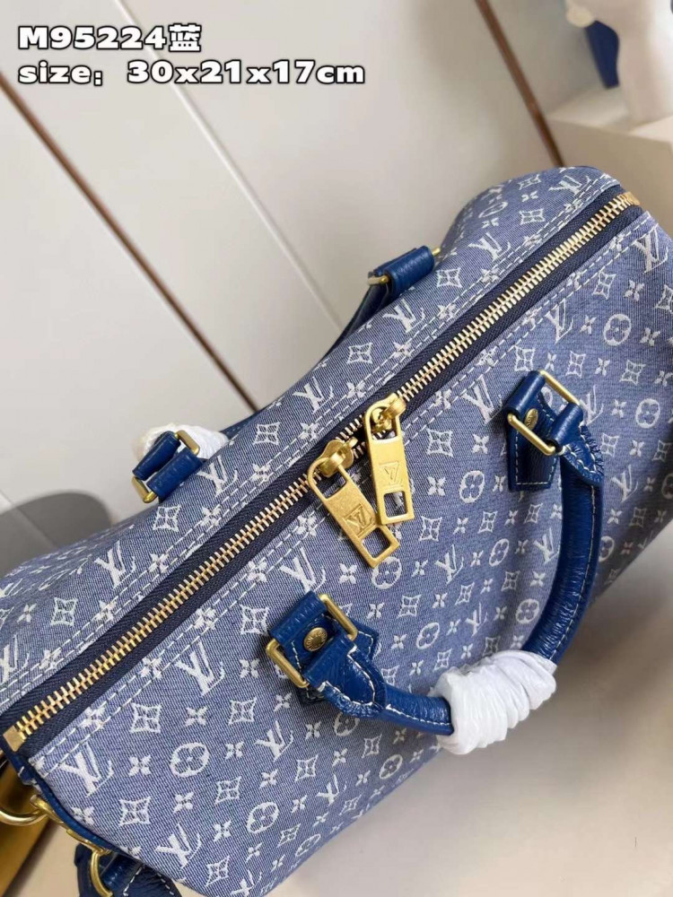 شنطه ماستر 30cm LV