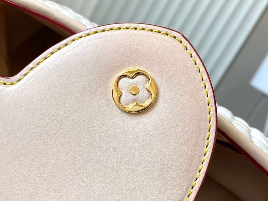 شنطه LV ماستر 31 cm