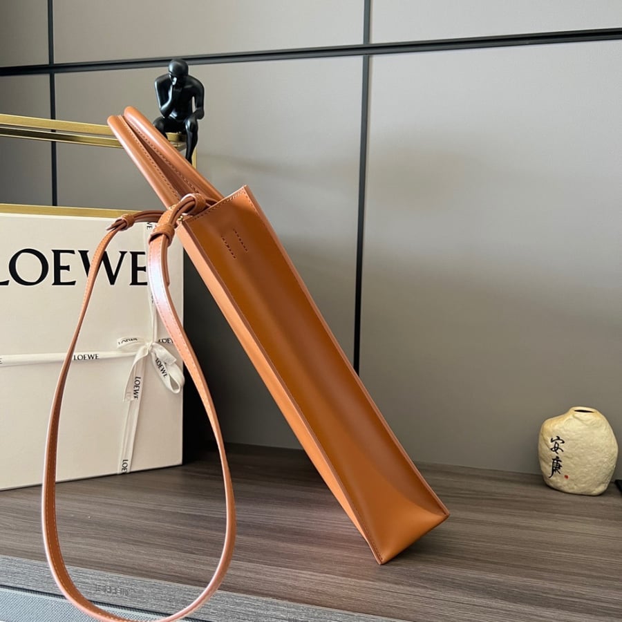شنطة Loewe ماستر 36 cm