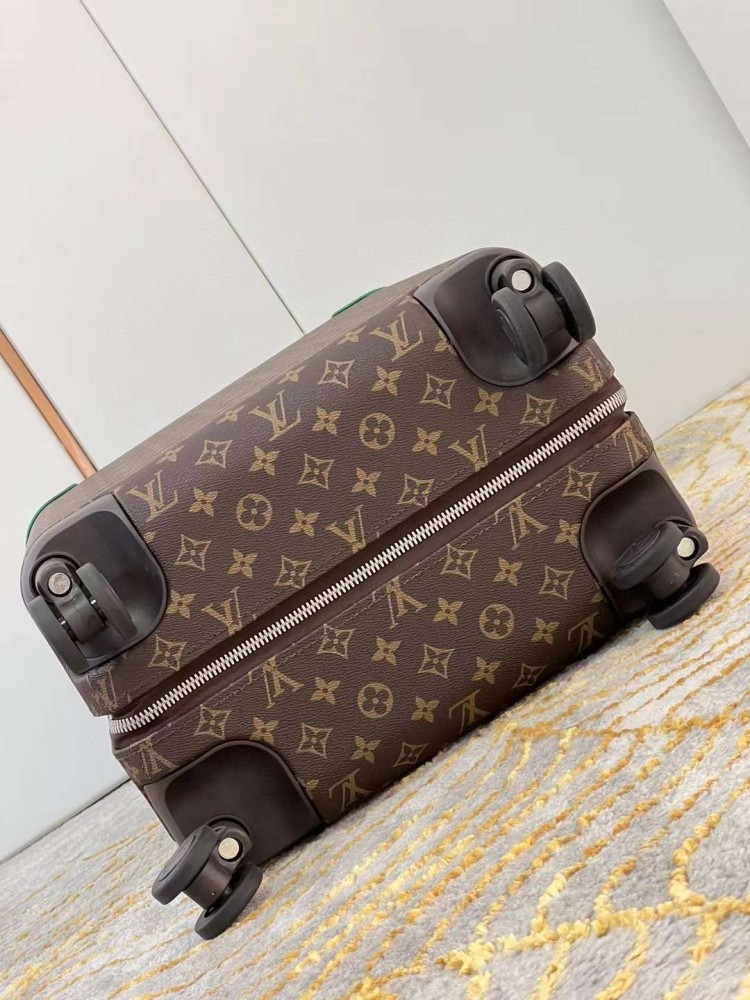 شنطة سفر LV ماستر