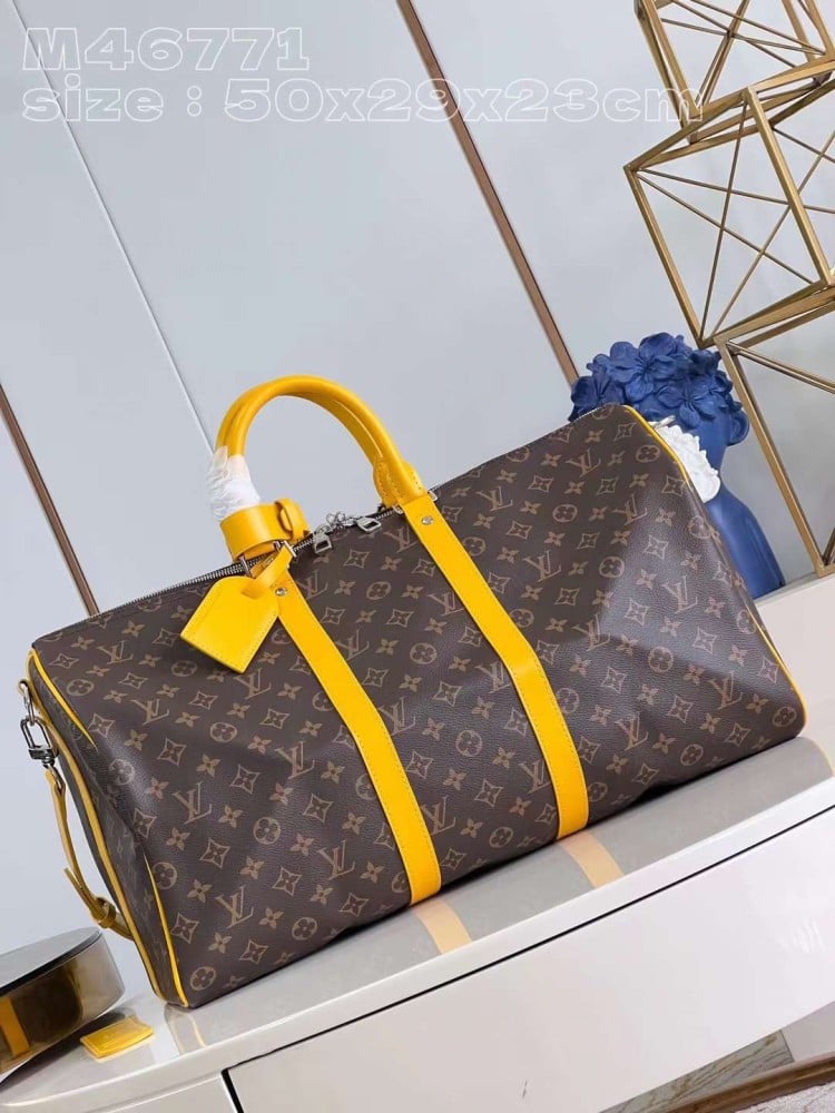 شنطة سفر LV الوان متعدده