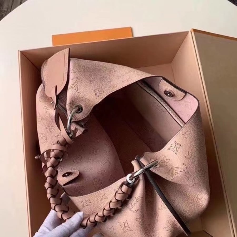 شنطه ماستر 40*35 cm ثلاث الوان
