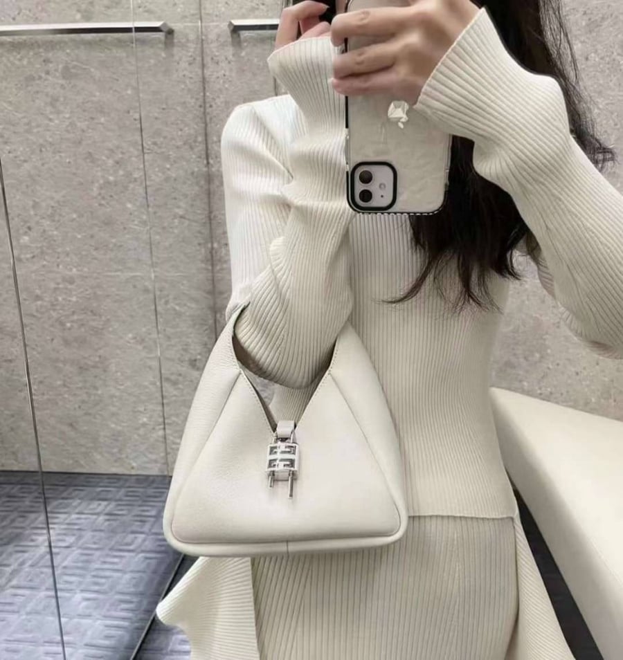 شنطه ماستر طبق الاصل 19cm