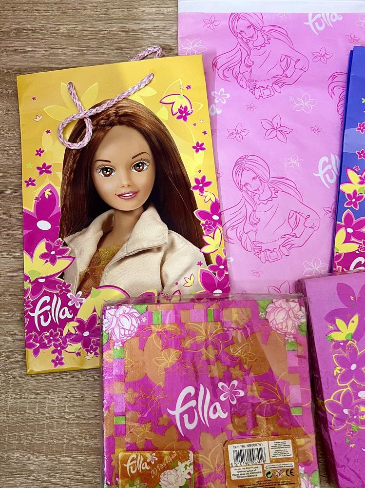 نادر جدا / مجموعة الحفلات من فلة(1غطاء حفلات فلة"اصدار سنة2007”+2 اكياس هدايا كبيرة فلة وياسمين”اصدار سنة2005”+2 مناديل حفلات فلة"اصدار سنة2005”) جديدة واصلية من نيوبوي.
