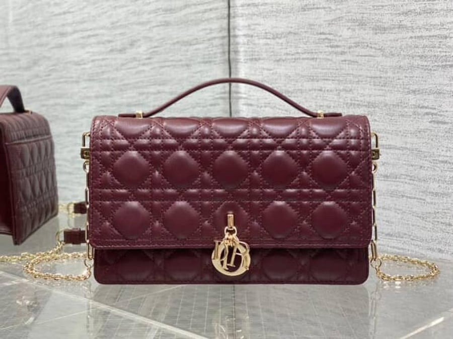 DIOR- MASTER QUALITY