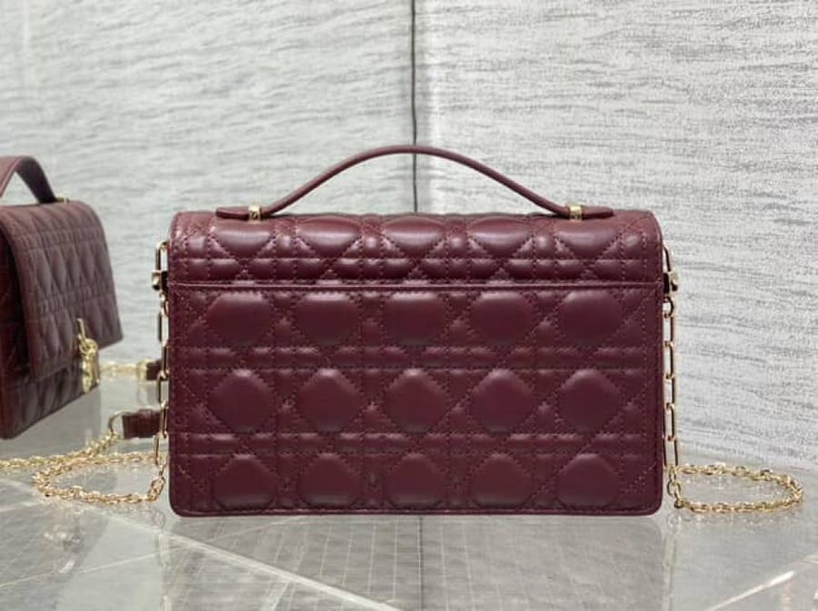 DIOR- MASTER QUALITY
