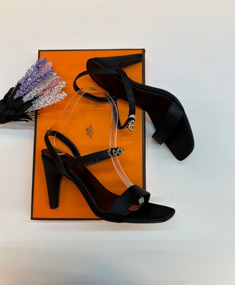 - Hermés- عدة اللوان
