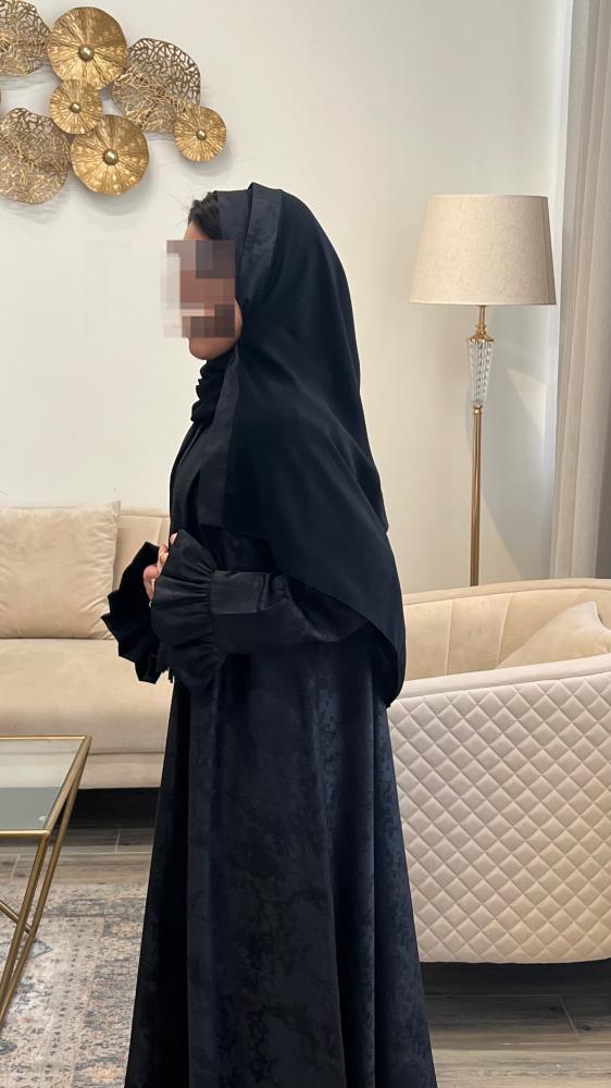 حربر ياباني الدرجه الاولى مشجر بياقه طرف شك ناعم