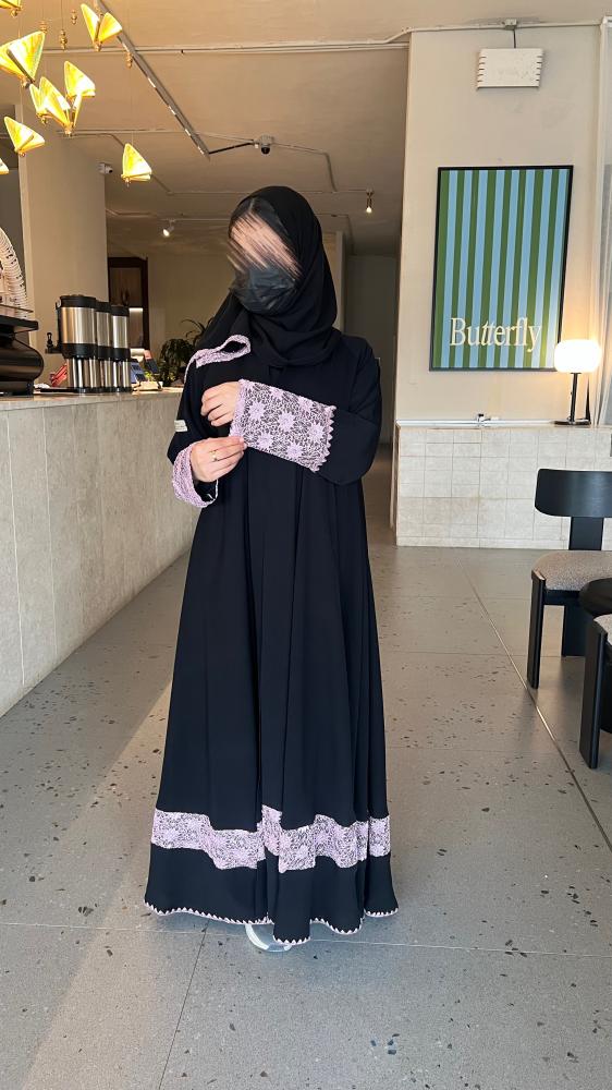 عباية كريب ناعم بارد دبل كلوش مع تدخيله كلاسيكيه