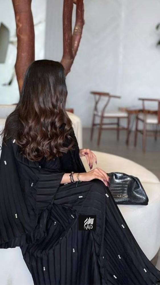 عبايه قماش بلاك بيري مكسر اكمام واسعه مع شك سوارفسكي يدوي