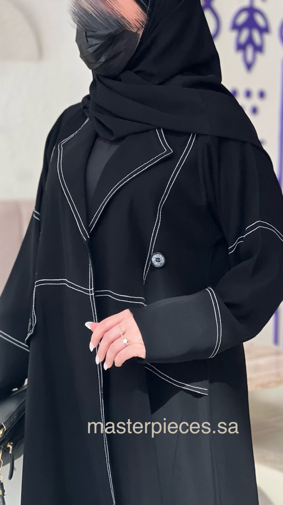 كريب اندونيسي اسود فاحم بياقه ودق ابيض انيق