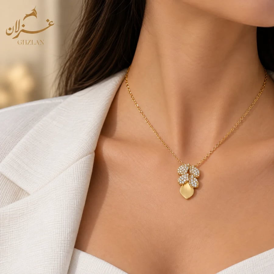 عقد اوراق الشجر ذهب عيار 18