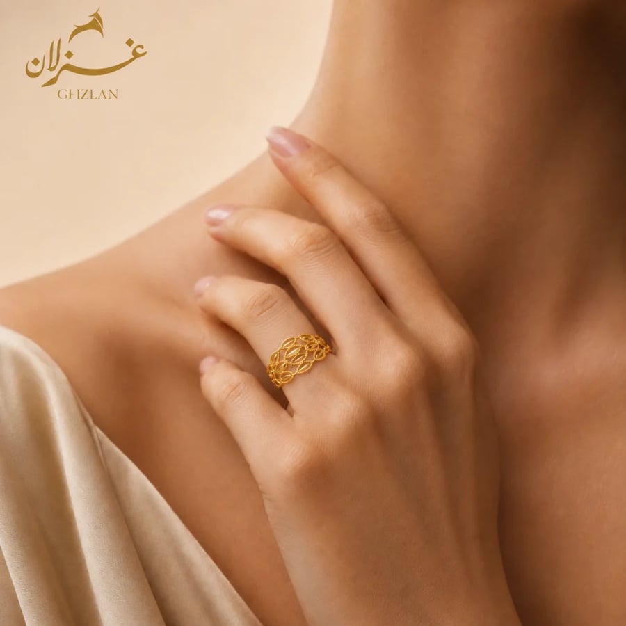 خاتم ذهب عيار 21 بتصميم كلاسيكي جذاب
