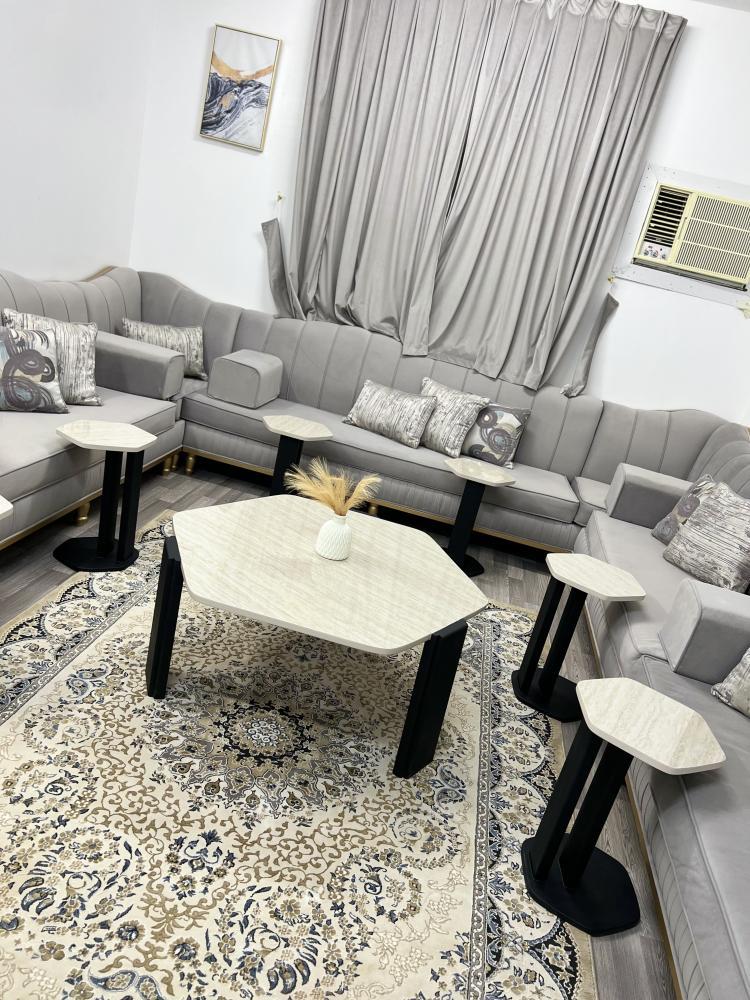طقم طاولات بديل الرخام مكون من 6 خدمه 1حبه كبيرة
