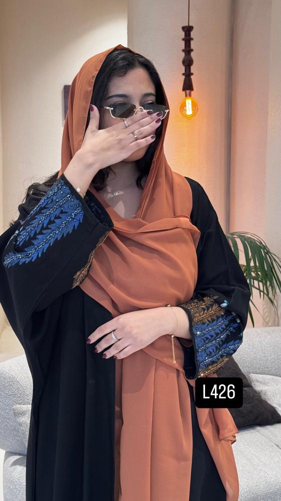 Abaya crepe special, hand-drawn design and hand embroidery, plain story, Beshṭ