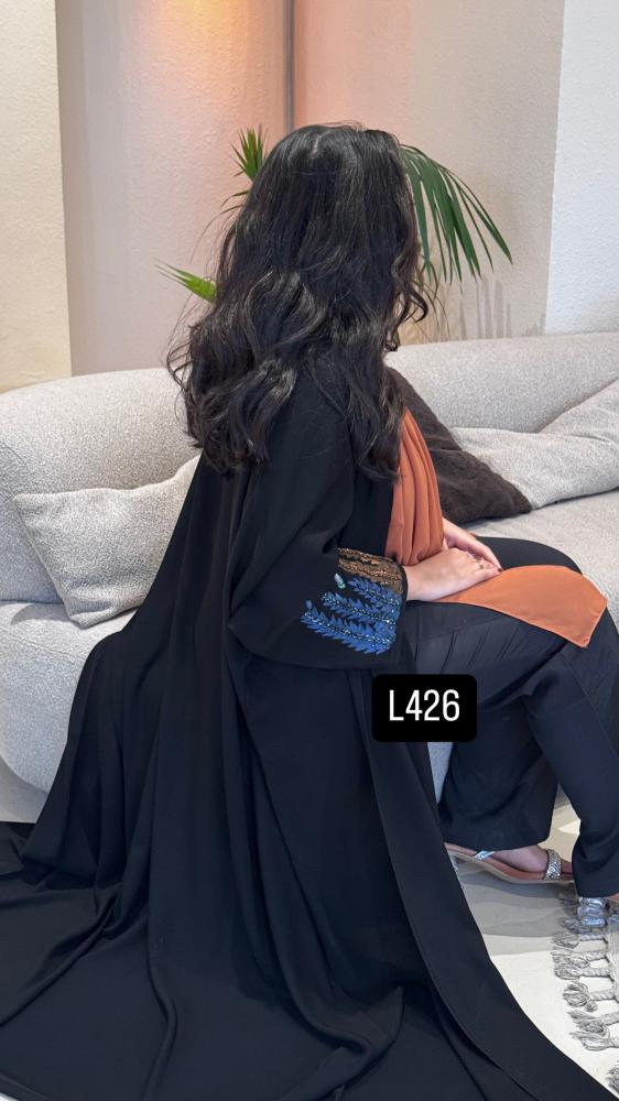 Abaya crepe special, hand-drawn design and hand embroidery, plain story, Beshṭ