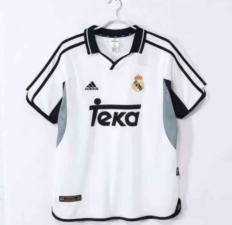 تيشيرت نادي ريال مدريد 2000 ( نسخة اللاعبين )