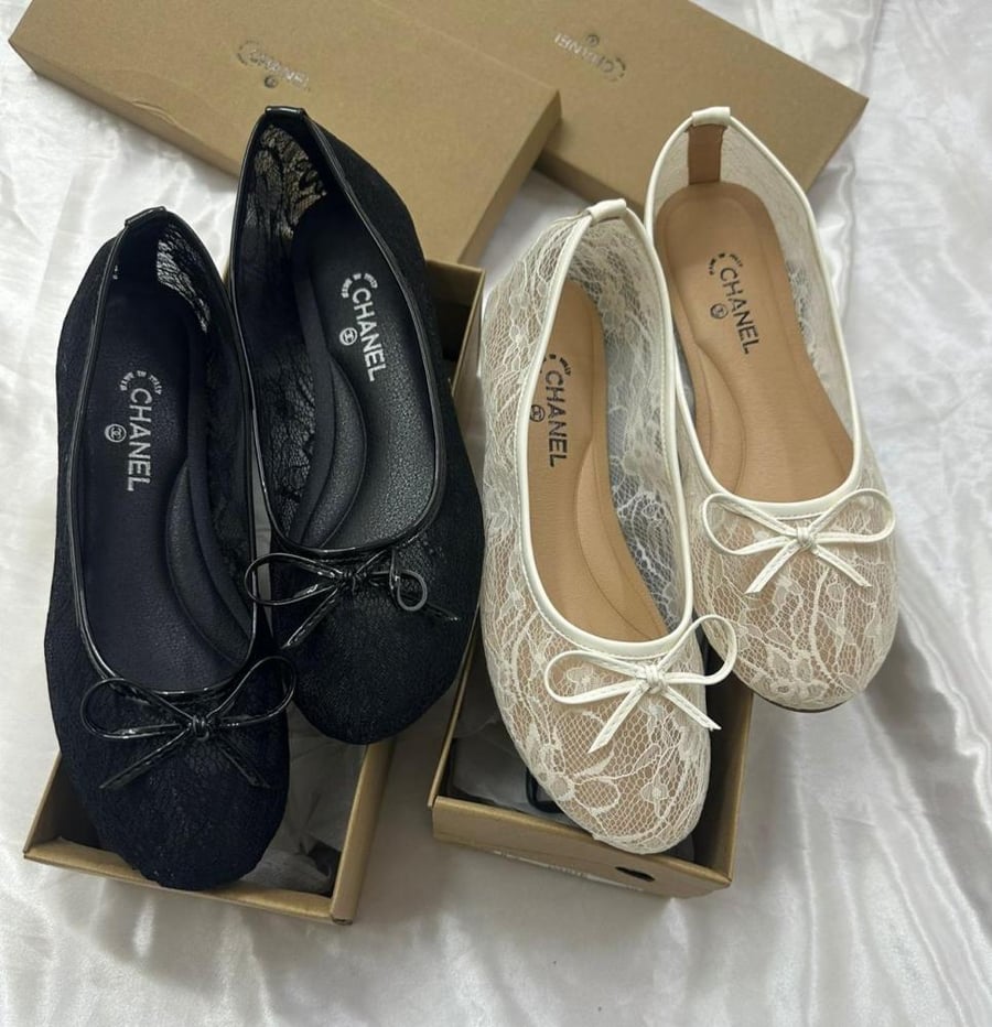 Chanel lace flat