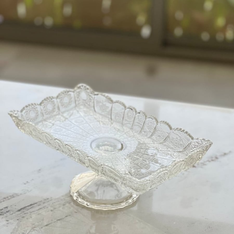 Glass tray with base