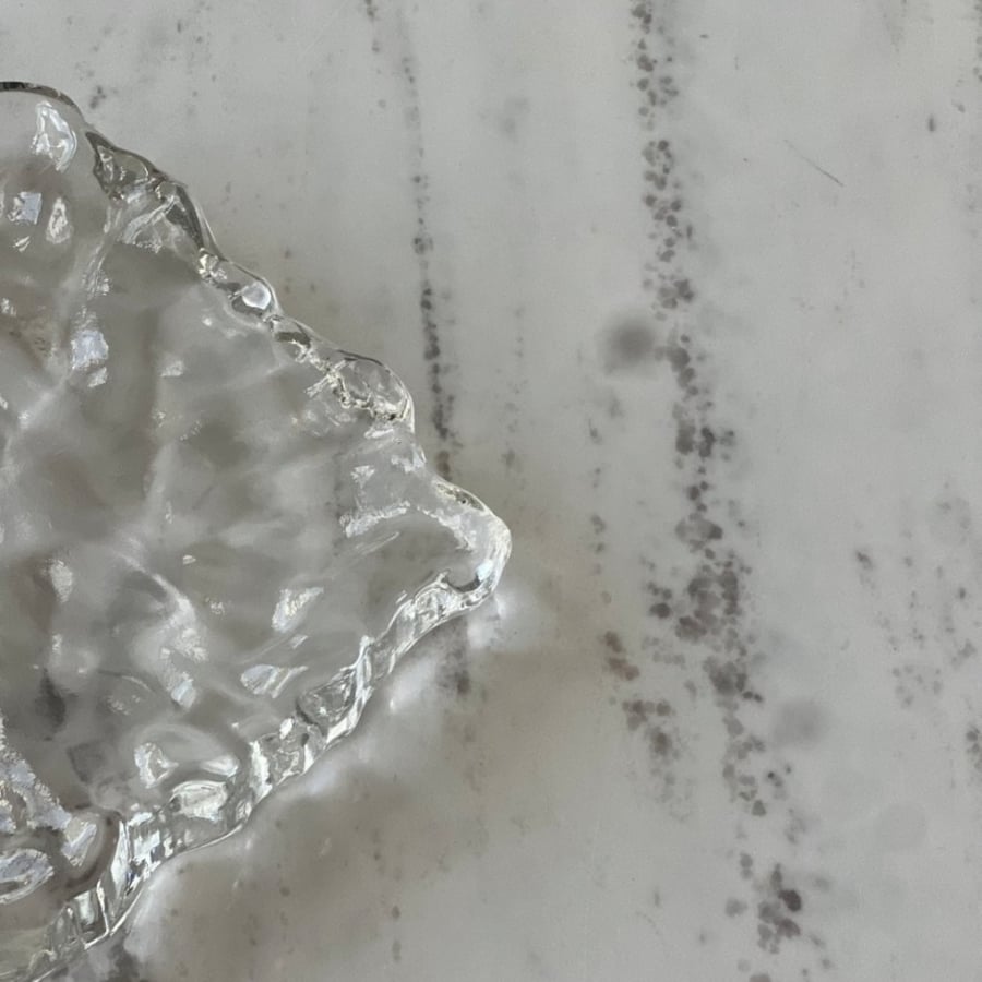 Transparent glass presentation