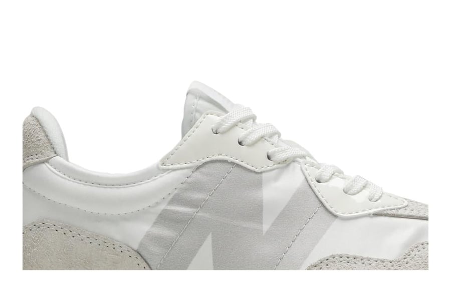Wmns 327 'White Moonbeam'