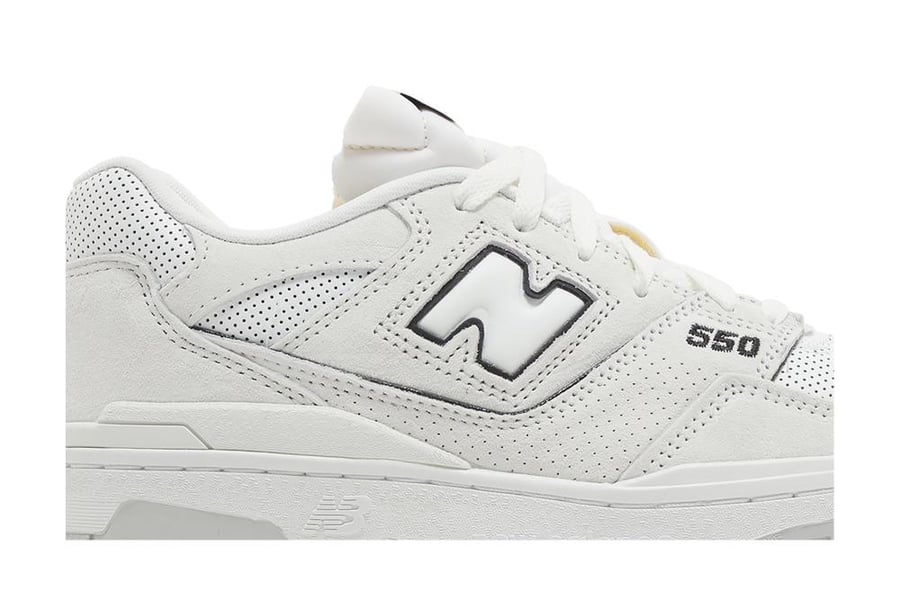 550 'Reflection White'