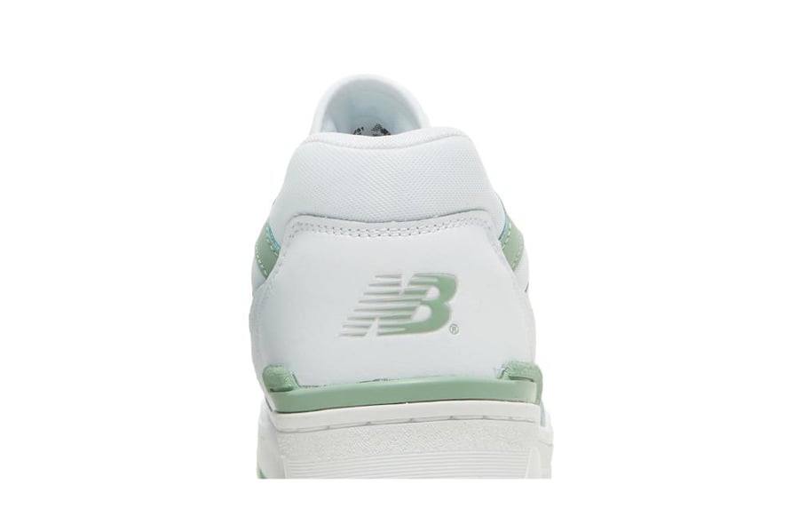 550 'White Mint Green'