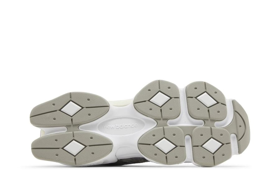 9060 'Grey White'