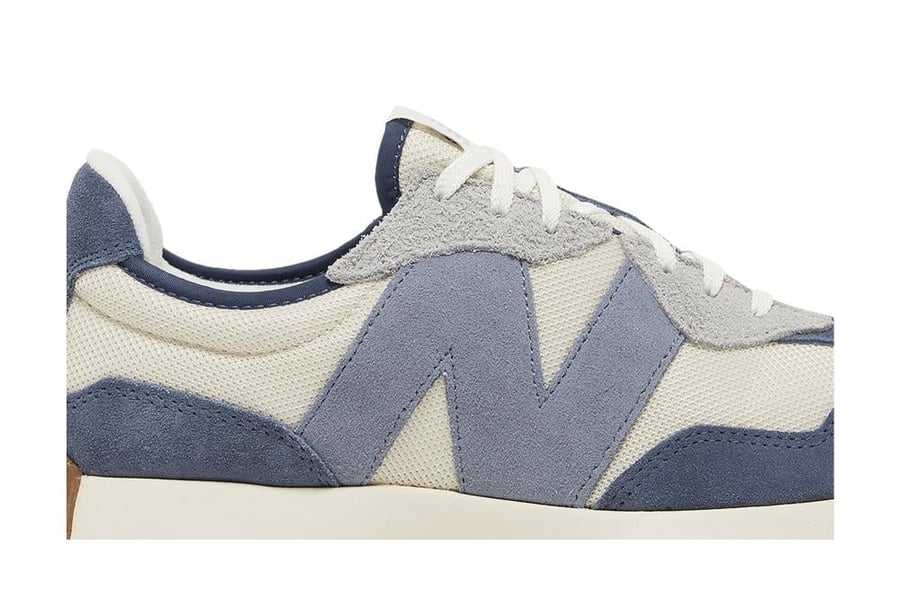 327 'Vintage Indigo Arctic Grey'