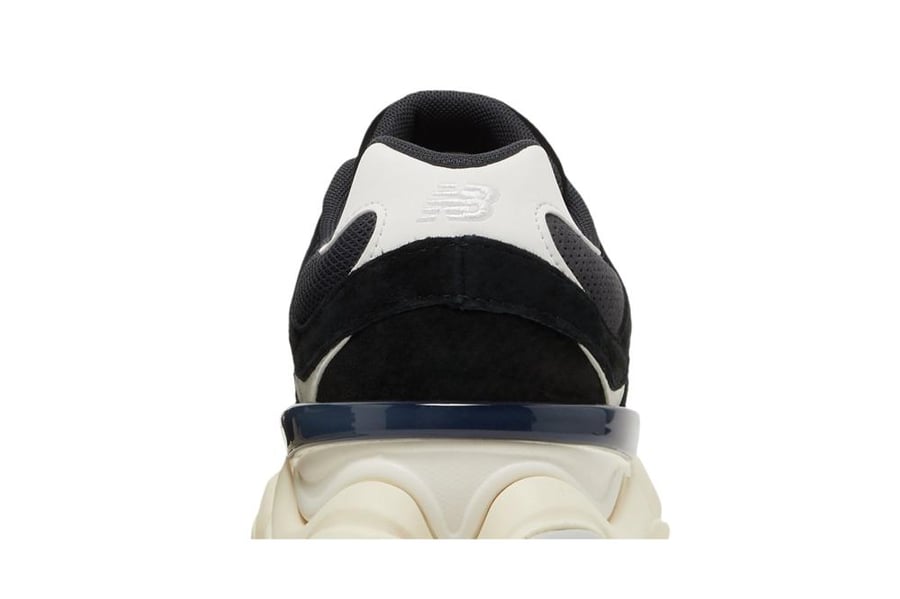 9060 'Black White'