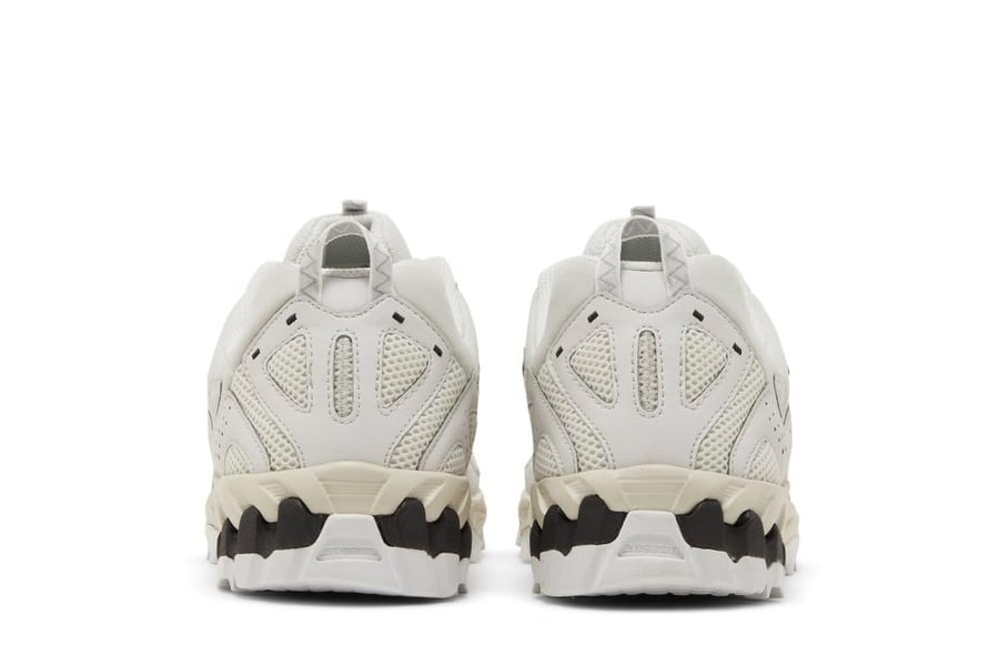 610 'Nimbus Cloud Black'