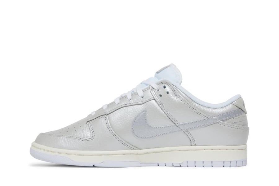 Dunk Low SE 'Metallic Silver'