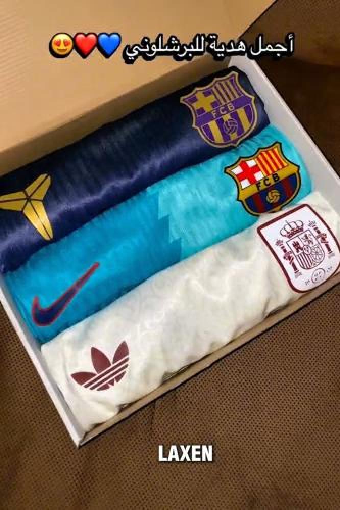 بكج ملوك الكرة برشلونة وإسبانيا 2027 .
